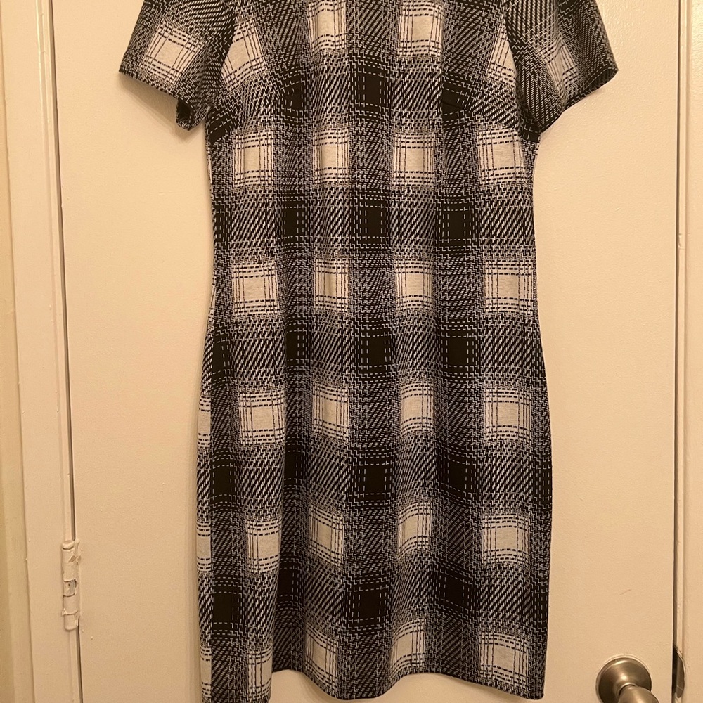 Tommy Hilfiger B&W Collar Dress - Picture 2 of 7